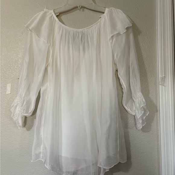 White silk made in Italy blouse. 3D flowers at v neckline. Ruffle front. - Picture 5 of 15